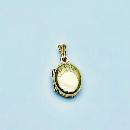 9ct YG Mini Oval Engraved Locket