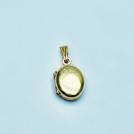 9ct YG Mini Oval Engraved Locket