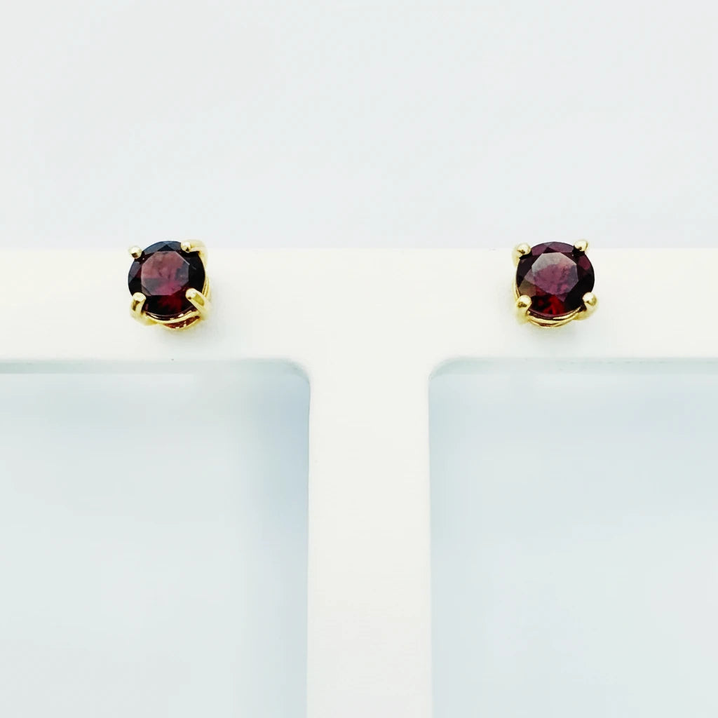 18ct YG Garnet Stud Earrings