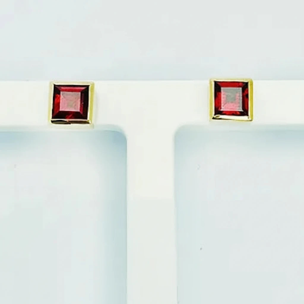 9ct YG Princess Cut Garnet Stud Earrings
