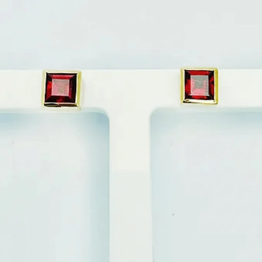 9ct YG Princess Cut Garnet Stud Earrings