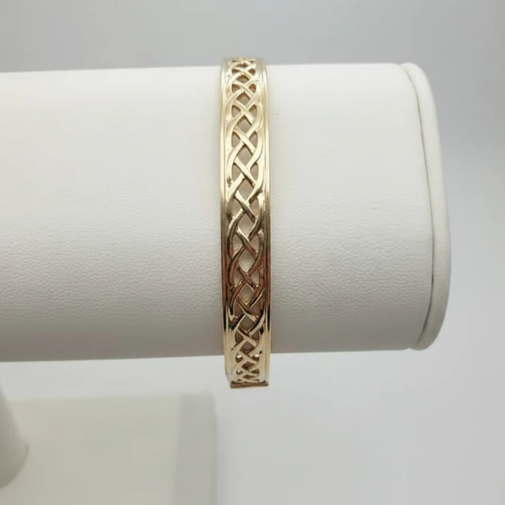 Women’s 9ct Celtic Knot Bangle