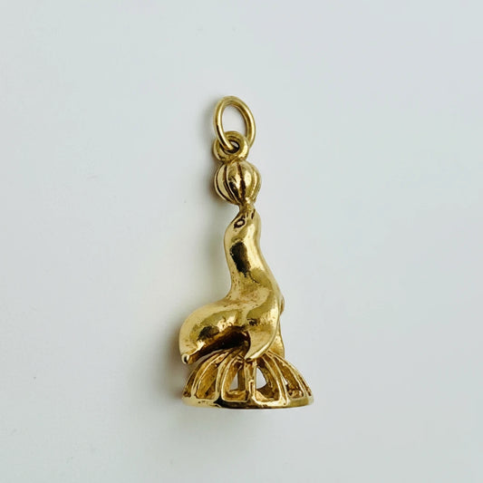 9ct YG Seal and Ball Charm
